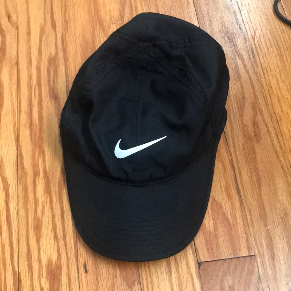 Black nike hat
